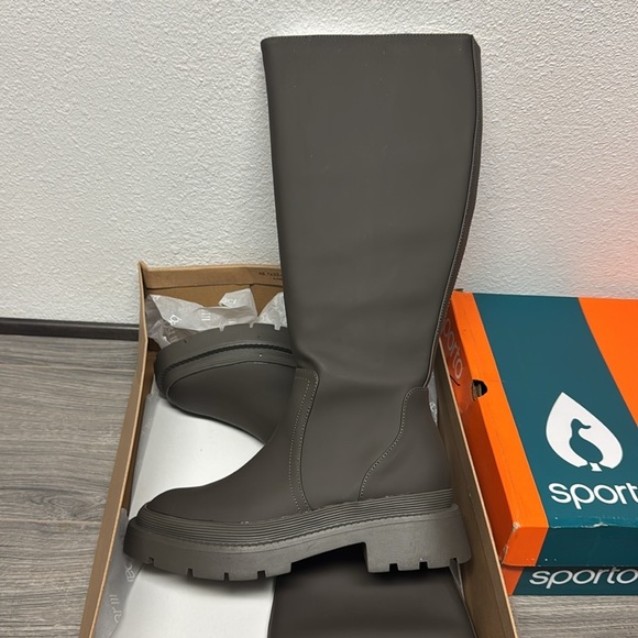 Bar III Twyla Lug Sole Boots Water-resistant - Picture 4 of 5